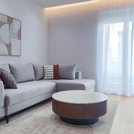 Stylish Living Elegant One Bedroom דירה