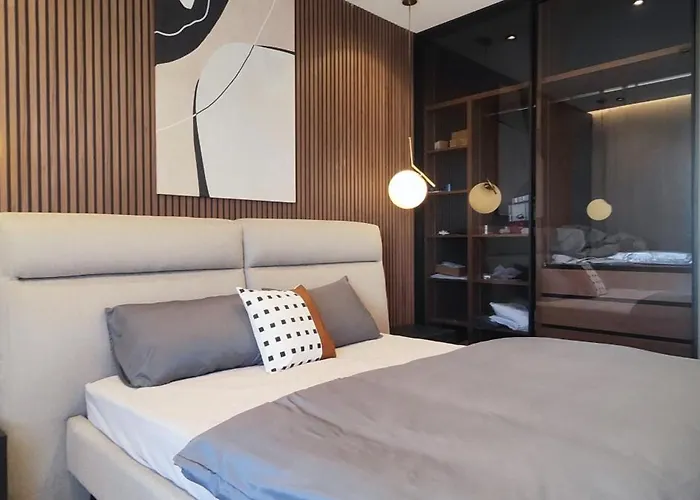 Stylish Living Elegant One Bedroom Apartment *